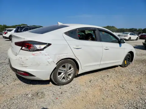 5NPD84LF3KH477884 — 2019 Hyundai Elantra, zdjęcie 3 z Copart 07.10.2026, Wandalizm