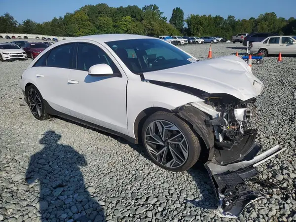 KMHM34AA0SA095949 — 2021 Hyundai Kona, zdjęcie 4 z Copart, Przód