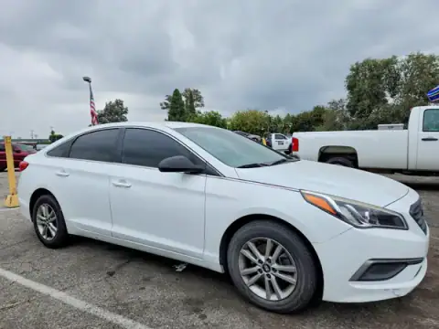 5NPE24AF4HH499121 — 2017 Hyundai Sonata, foto 4 de Copart, Lateral