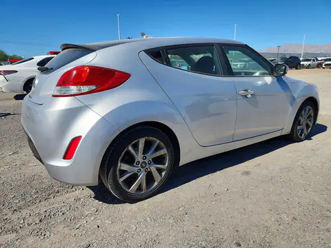 KMHTC6AD3GU269939 — 2016 Hyundai Veloster, zdjęcie 3 z Copart 20.10.2026, Drobne wgniecenia i rysy