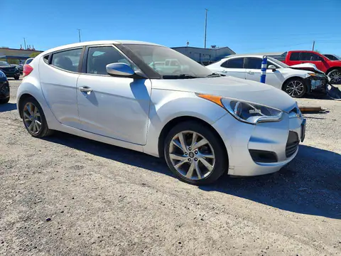 KMHTC6AD3GU269939 — 2016 Hyundai Veloster, zdjęcie 4 z Copart 20.10.2026, Drobne wgniecenia i rysy