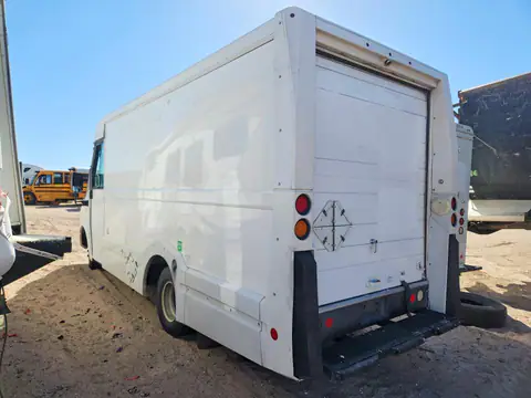 2015 ISUZU NPR VIN JALB4T174F7W00013 фото 2