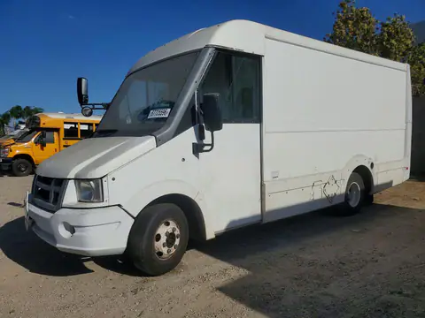 JALB4T17XG7W00907 — 2016 Isuzu NPR, Мелкие вмятины and царапины (Minor Dent/Scratches), before-repair photos