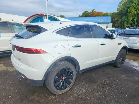 SADFP2FX1J1Z04543 — 2018 Jaguar E-Pace, foto 3 de Copart 23.10.2026, Parte delantera