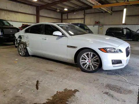 2017 Jaguar XF VIN SAJBJ4BV7HCY46840 фото 4