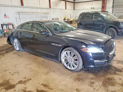2016 JAGUAR XJ VIN SAJXJ1CD3G8V95424 фото 4