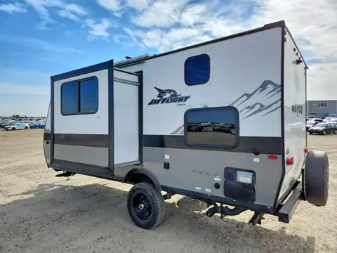 1UJBJ0AJ8N77B0531 — 2022 Jayco JAY Flight, photo 3 from Copart 22.10.2026, Normal wear