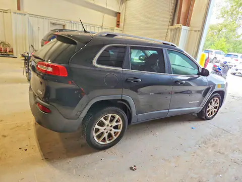 1C4PJLCSXEW288527 — 2014 Jeep Cherokee, photo 3 from Copart 21.10.2026, Minor dents and scratches