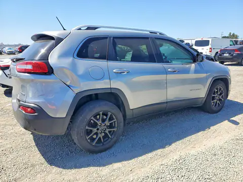 1C4PJMCB1FW715519 — 2015 Jeep Cherokee, фото 3 с аукциона Copart 29.09.2026, Передняя часть