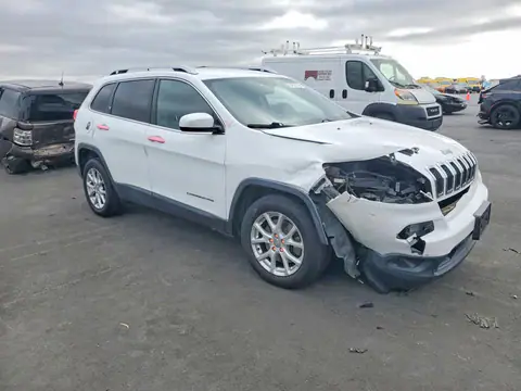 1C4PJLCB2GW113692 — 2016 Jeep Cherokee, photo 4 from Copart 30.09.2026, Front end