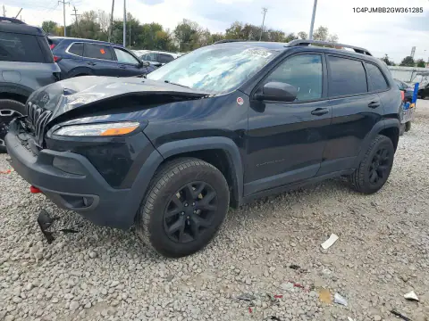 1C4PJMBB2GW361285 Jeep Cherokee 2016 — Front end damage, before-repair photo