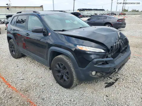 1C4PJMBB2GW361285 — 2016 Jeep Cherokee, photo 4 from Copart, Front end
