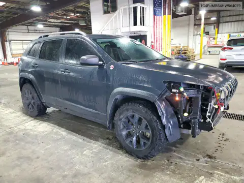 1C4PJMBS4HW564079 — 2017 Jeep Cherokee, photo 4 from Copart, Front end
