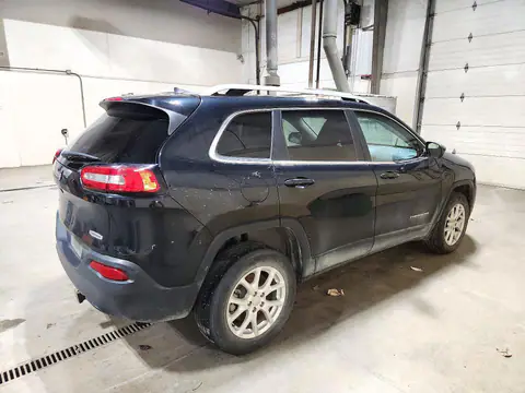 1C4PJMCB2HW584135 — 2017 Jeep Cherokee, foto 3 de Copart 27.10.2026, Desgaste normal