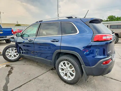 1C4PJMCX3JD562657 — 2018 Jeep Cherokee, photo 2 from Copart 30.09.2026, Front end