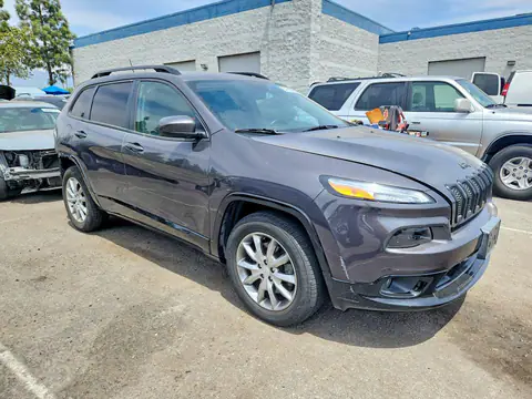 1C4PJMCB0JD587195 — 2018 Jeep Cherokee, photo 4 from Copart 15.10.2026, Rear end