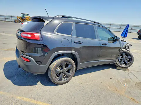 2018 Jeep Cherokee VIN 1C4PJLCB0JD556474 фото 3