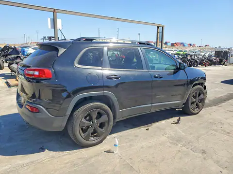 1C4PJLCB9JD545201 — 2018 Jeep Cherokee, zdjęcie 3 z Copart 21.10.2026, Przód