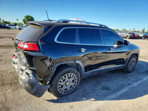 1C4PJMLB5JD581702 — 2018 Jeep Cherokee, фото 3 с аукциона Copart 13.10.2026, Задняя часть