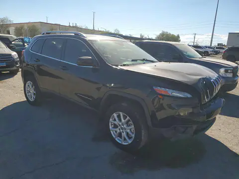 1C4PJMLX5JD526968 — 2018 Jeep Cherokee, фото 4 з Copart 20.10.2026, Передня частина