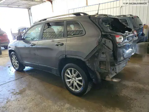 1C4PJMCB8JD586828 — 2018 Jeep Cherokee, photo 2 from Copart 21.10.2026, Rear end