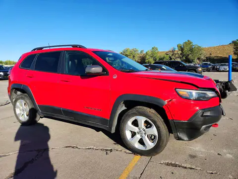 1C4PJMBX4KD372000 — 2019 Jeep Cherokee, zdjęcie 4 z Copart 21.10.2026, Przód