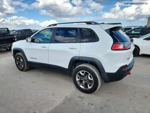 1C4PJMBX6KD298742 — 2019 Jeep Cherokee, photo 2 from Copart, Front end