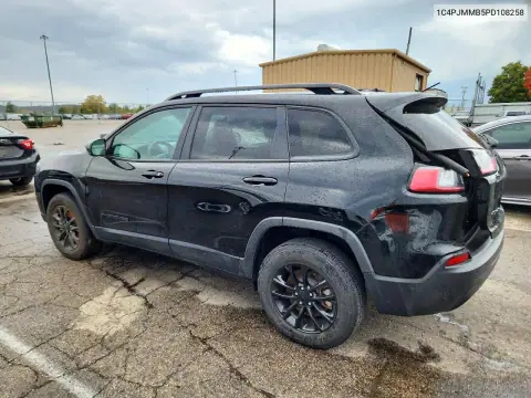 1C4PJMMB5PD108258 — 2023 Jeep Cherokee, ფოტო 2, Copart, უკანა ნაწილი