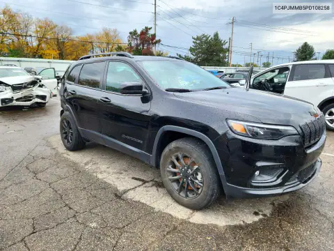 1C4PJMMB5PD108258 — 2023 Jeep Cherokee, ფოტო 4, Copart, უკანა ნაწილი