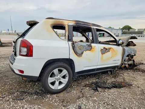 1C4NJCBB4ED785724 — 2014 Jeep Compass, photo 3 from Copart 21.10.2026, Fire