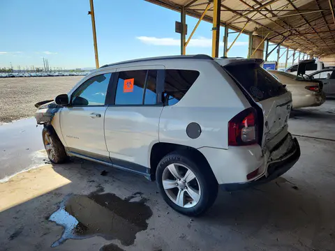 2016 Jeep Compass VIN 1C4NJDEB5GD616543 фото 2