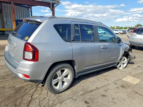 2016 Jeep Compass VIN 1C4NJDBBXGD556800 фото 3