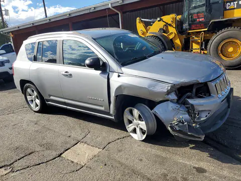 2016 Jeep Compass VIN 1C4NJDBBXGD556800 фото 4