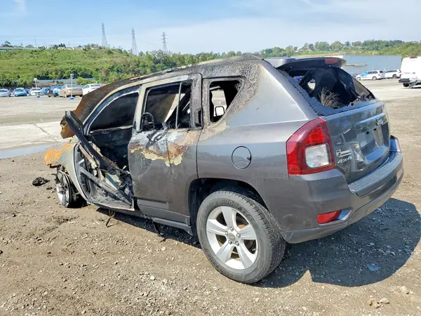 1C4NJDBB1GD756562 — 2016 Jeep Compass, фото 2 с аукциона Copart 30.09.2026, Пожар