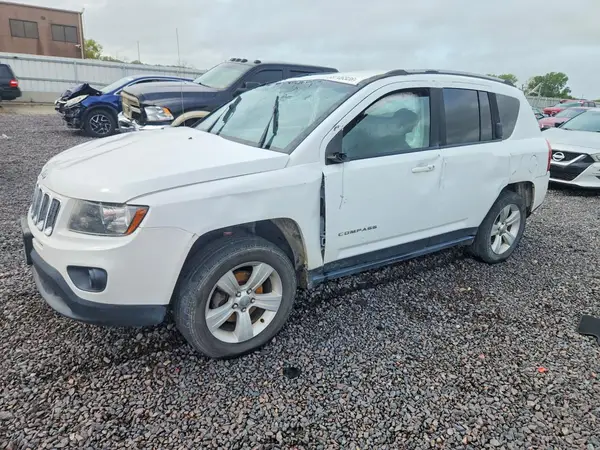 1C4NJDBBXGD638171 Jeep Compass 2016 — uszkodzenie Przód, zdjęcie przed naprawą