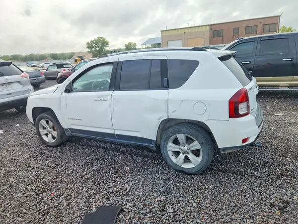 1C4NJDBBXGD638171 — 2016 Jeep Compass, zdjęcie 2 z Copart, Przód