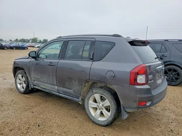 1C4NJDBB2GD542888 — 2016 Jeep Compass, фото 2 с аукциона Copart, Передняя часть
