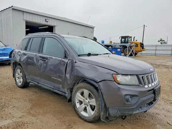 1C4NJDBB2GD542888 — 2016 Jeep Compass, фото 4 с аукциона Copart, Передняя часть