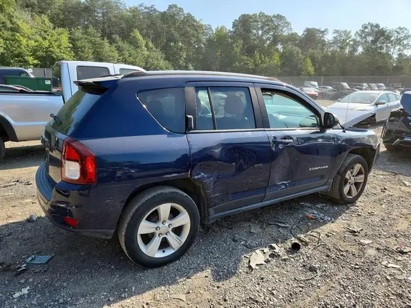 1C4NJCBA4GD621643 — 2016 Jeep Compass, фото 3 с аукциона Copart, Передняя часть