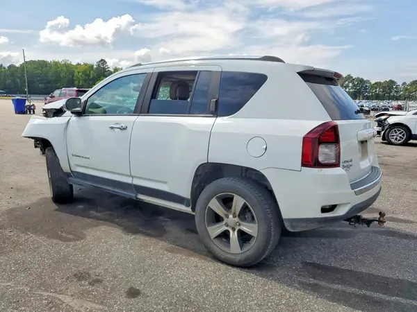 1C4NJDEB5GD598139 — 2016 Jeep Compass, фото 2 с аукциона Copart, Передняя часть