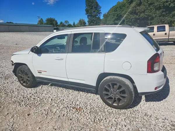 1C4NJCBB9GD711668 — 2016 Jeep Compass, photo 2 from Copart, Front end