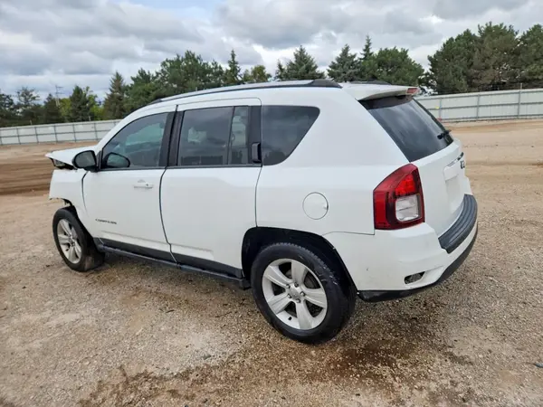 1C4NJCBA0GD793829 — 2016 Jeep Compass, фото 2 с аукциона Copart, Передняя часть