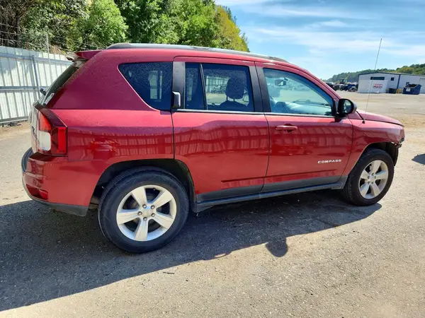 1C4NJCBA5GD705373 — 2016 Jeep Compass, photo 3 from Copart, Front end