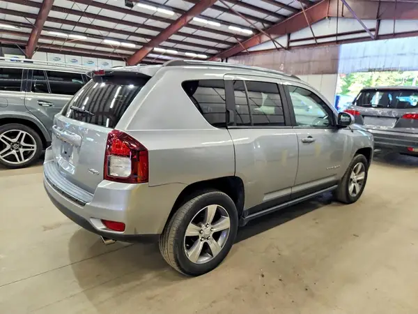 1C4NJDEB6GD733712 — 2016 Jeep Compass, photo 3 from Copart 13.10.2026, Flood