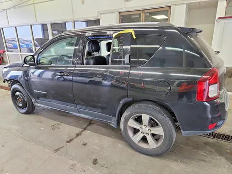 2016 Jeep Compass VIN 1C4NJDEB1GD745945 фото 2