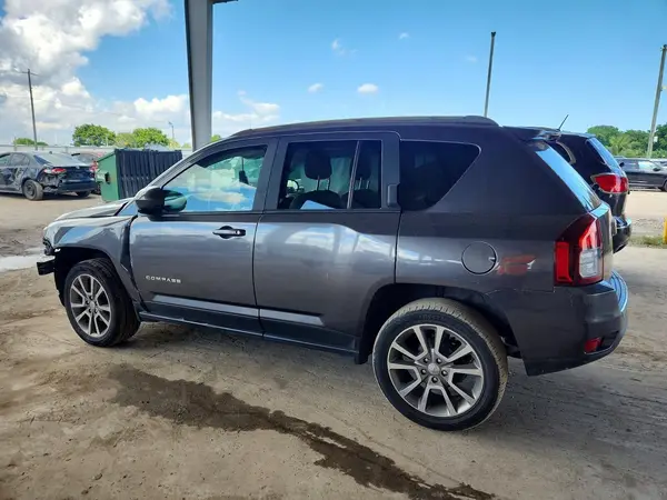1C4NJCEA7GD785755 — 2016 Jeep Compass, фото 2 с аукциона Copart, Передняя часть
