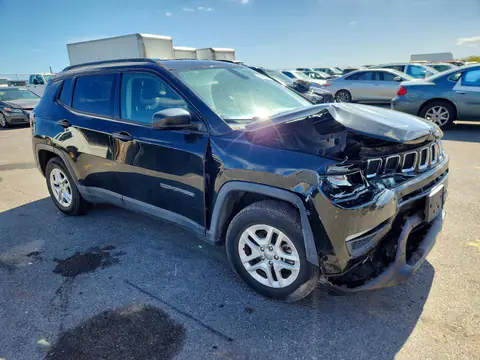 3C4NJCAB4HT658214 — 2017 Jeep Compass, zdjęcie 4 z Copart 19.10.2026, Przód