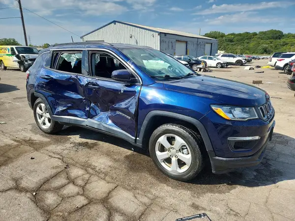 3C4NJCBB6HT668970 — 2017 Jeep Compass, фото 4 с аукциона Copart, Боковая часть