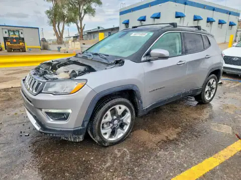 3C4NJDCB6HT680721 — 2017 Jeep Compass, Przód (Front End), zdjęć przed naprawą