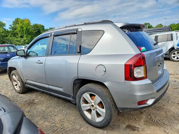 1C4NJCBA1HD146387 — 2017 Jeep Compass, photo 2 from Copart 01.10.2026, Front end